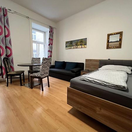 Charming 1Br Apartment Perfect For Long Stays Відень Екстер'єр фото